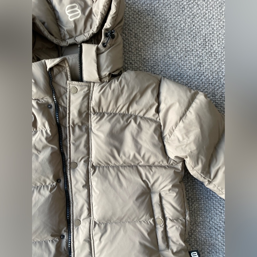 Aritzia The Super Puff™ Shorty - cliMATTE™
XXS taupe (price is firm) - Picture 7 of 9